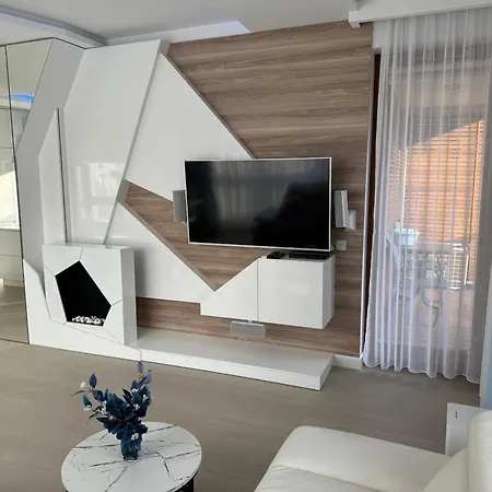 Blue Seaside Apartment *